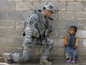 солдат и ребенок